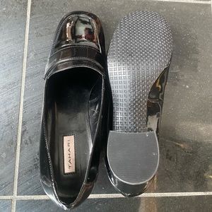 Tahari black patent leather pumps